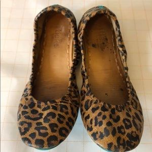Size 8 leopard tieks.